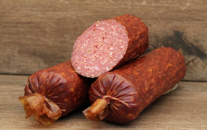 Geflügelsalami aus Putenfleisch